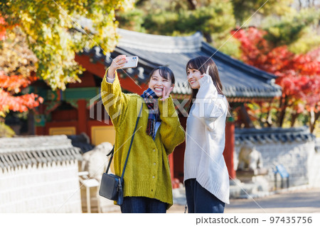 觀光大阪鶴見綠地的女人（韓國花園） 97435756