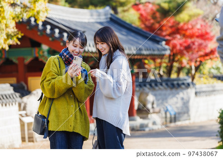 觀光大阪鶴見綠地的女人（韓國花園） 97438067