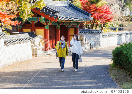 觀光大阪鶴見綠地的女人（韓國花園） 97438106