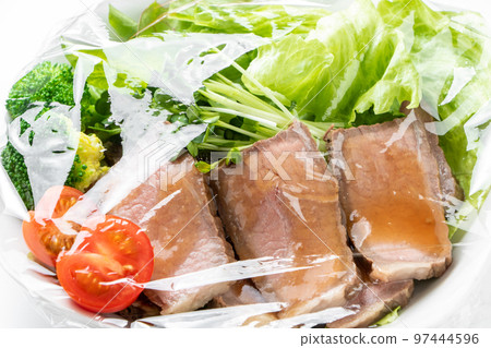 包菜(烤牛肉沙拉)。 包菜(烤牛肉沙拉)。 97444596