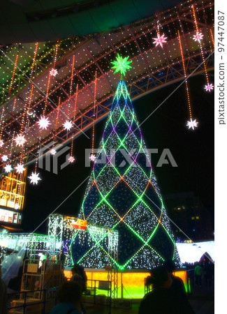 Illuminations and Christmas tree at the Christmas market in front of Hakata Station in Fukuoka City, Fukuoka Prefecture_10 Illuminations and Christmas tree at the Christmas market in front of Hakata Station in Fukuoka City, Fukuoka Prefecture_10 97447087