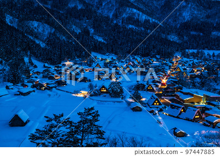冬天的白川鄉(夜景) 冬天的白川鄉(夜景) 97447885