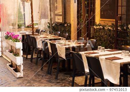 Open restaurant in Italy 97451013