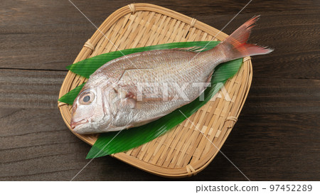Natural sea bream (raw) Natural sea bream (raw) 97452289