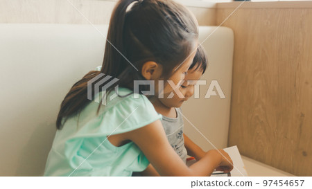 兄弟 兒童 孩子 97454657