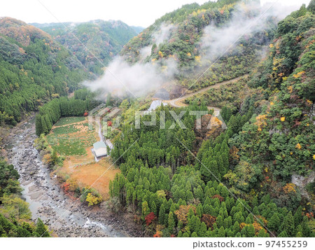 熊本縣上益郡大和町須賀從香魚鼻大橋看到的秋天景色 熊本縣上益郡大和町須賀從香魚鼻大橋看到的秋天景色 97455259