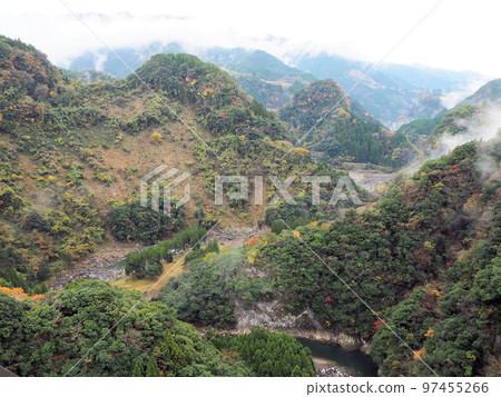 Autumn scenery seen from Ayu-nose Ohashi Bridge, Suga, Yamato-cho, Kamimashiki-gun, Kumamoto Prefecture Autumn scenery seen from Ayu-nose Ohashi Bridge, Suga, Yamato-cho, Kamimashiki-gun, Kumamoto Prefecture 97455266