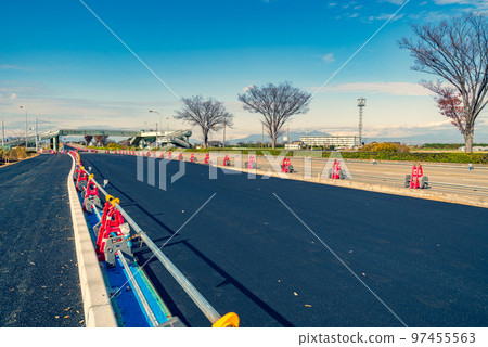 Work to increase the number of lanes on the main road National Route 17 Jobu Road downbound 2022.12 a-5 Warm colors added Work to increase the number of lanes on the main road National Route 17 Jobu Road downbound 2022.12 a-5 Warm colors added 97455563