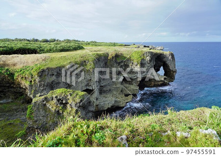 Manzamo, Okinawa (emerald green spectacular cliffs) Manzamo, Okinawa (emerald green spectacular cliffs) 97455591