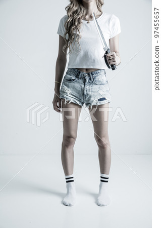 拿著救生刀的女人 拿著救生刀的女人 97455657