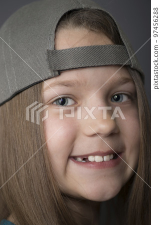 child girl tooth 97456288