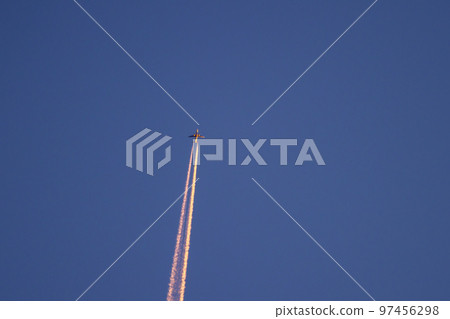 Contrail 97456298