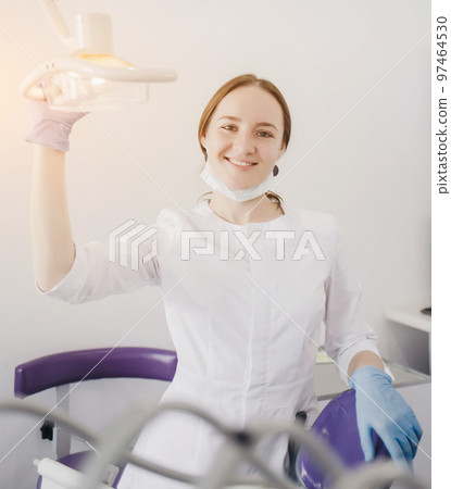 happy dentist doctor 97464530