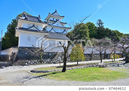 The castle tower and stone walls of Ogaki Castle in sunny Mino Province 97464632