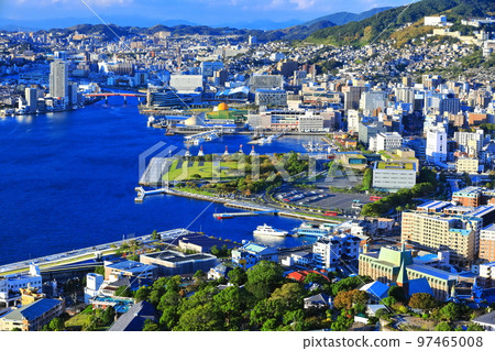 [Nagasaki Prefecture] A clear view of Nagasaki from Mt. Nabekanmuri 97465008