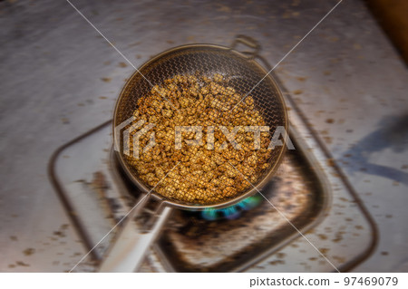 在戶外享用正宗咖啡 97469079