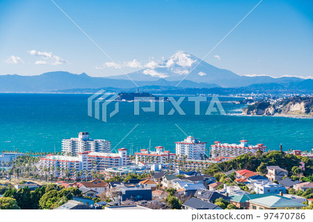 (Kanagawa Prefecture) Enoshima and Mt. Fuji seen over the residential areas of Shonan and Zushi 97470786