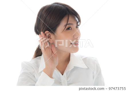 一個女人傾聽的圖片 97473755
