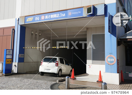 shopping mall underground parking 97478964