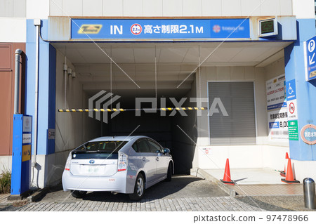 商場地下停車場 97478966