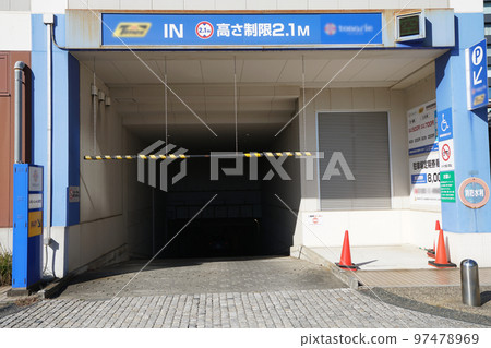 商場地下停車場 97478969