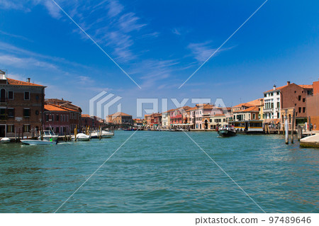 從里瓦隆加街(意大利-穆拉諾島)看對岸 從里瓦隆加街(意大利-穆拉諾島)看對岸 97489646