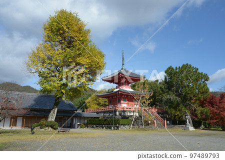 Daikakuji Temple in autumn, Shinkyo Treasure Pagoda at Osawa Pond in autumn, Saga, Ukyo Ward, Kyoto City 97489793