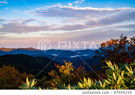 Niigata Mountainous area of Uonuma seen from Shiori Pass 97494250