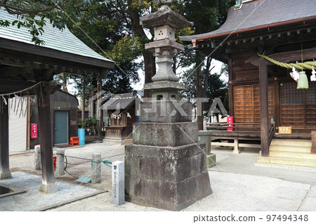 桶川稻荷神社的石燈籠[埼玉縣桶川市] 97494348