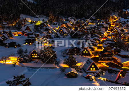 冬天的白川鄉（夜景） 97495852