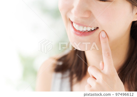 Women who do dental care Women who do dental care 97496612