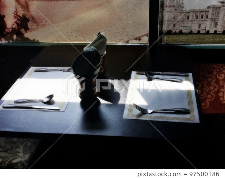 empty table 97500186