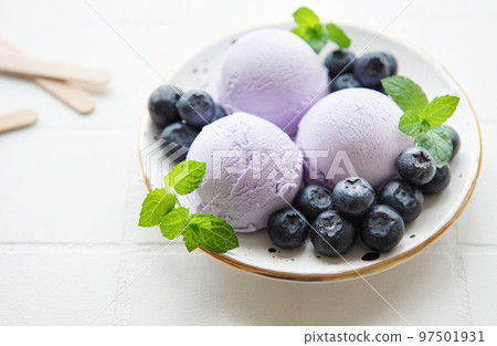 Homemade blueberry  ice cream with fresh blueberries 97501931