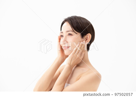 皮膚護理婦女白色背景 97502057