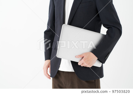 二十多歲的商人用個人電腦 二十多歲的商人用個人電腦 97503820