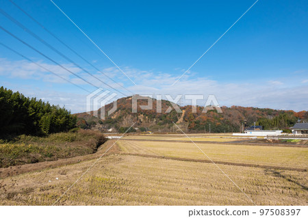 Owari Fuji seen from the road (Owari Sanzan) 97508397