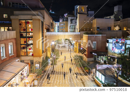 川崎市La Cittadella的城市夜景Cinecitta街的燈飾[神奈川縣川崎市] 97510018