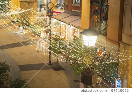 川崎市La Cittadella的城市夜景Cinecitta街的燈飾[神奈川縣川崎市] 97510022