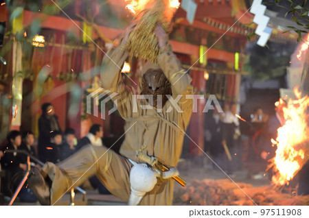 惡魔跳起永田神社的老式回憶儀式 97511908