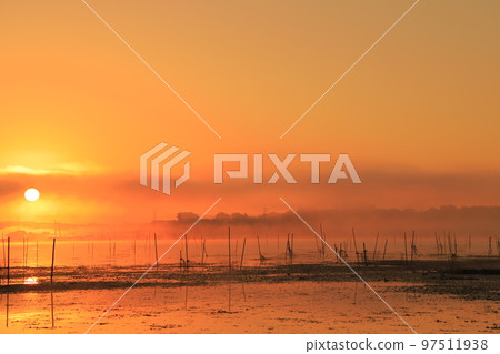 印巴湖的日出景色 印巴湖的日出景色 97511938