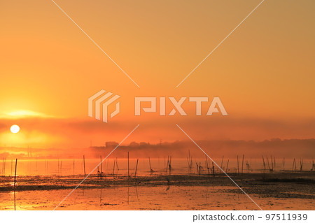 印巴湖的日出景色 印巴湖的日出景色 97511939