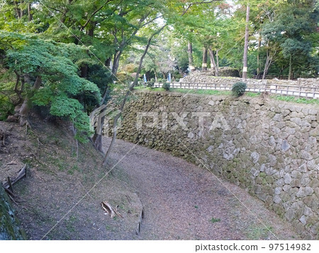 岡崎城護城河(愛知縣岡崎市) 2022 年 10 月 岡崎城護城河(愛知縣岡崎市) 2022 年 10 月 97514982