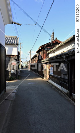 Townscape of Yuasa, the birthplace of soy sauce (Yuasa Town, Wakayama Prefecture) 97515209
