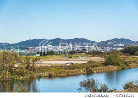 《Aichi Prefecture》Scenery of Shonai River in Kasugai City from Yoshine Bridge 97518153