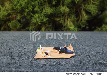 a couple on picnic in the park., Picnic at the park a couple on picnic in the park., Picnic at the park 97520048