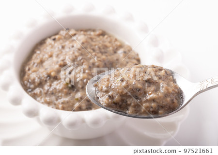 Pasta sauce with truffle 97521661