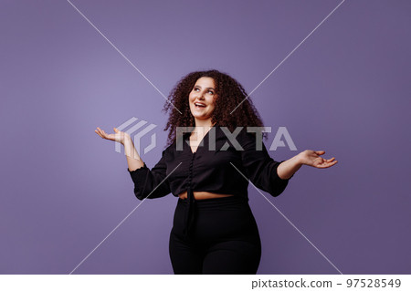 Girl with a curly hairstyle 97528549