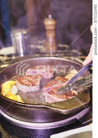 Korean beef roasting scene Korean beef roasting scene 97532048