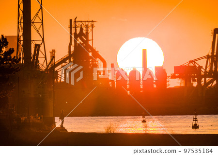 The sun setting beside the blast furnace from Kisarazu Inner Port 97535184