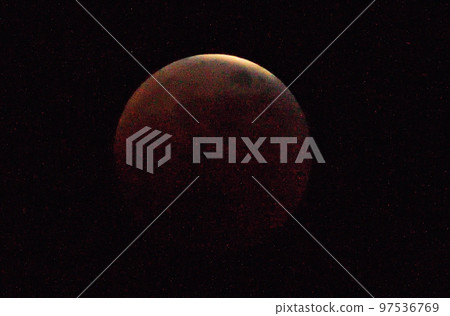 2022 年 11 月 8 日的月全食 97536769